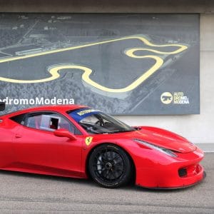 Prueba de conducción en circuito del Ferrari 458 Challenge